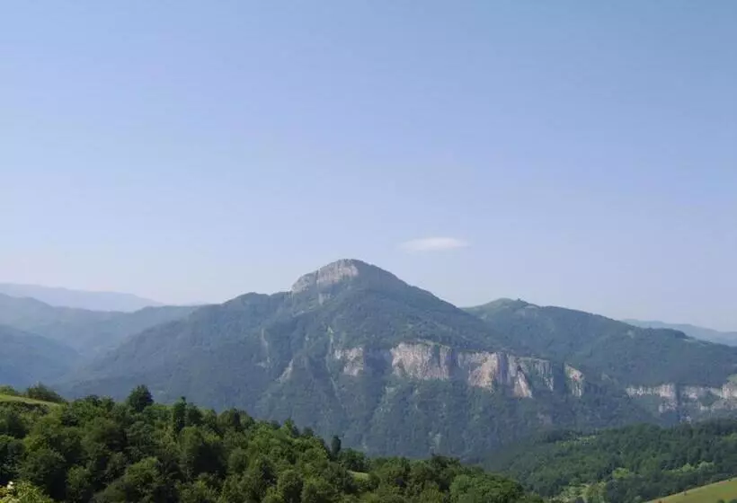 Majatalo Guest House Lori