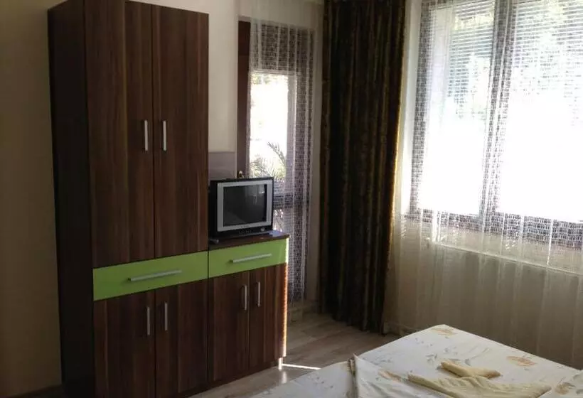 Majatalo Guest House Lori