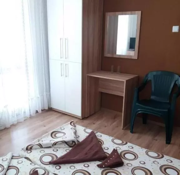 Majatalo Guest House Lori