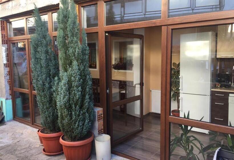 Пансион Guest House Lori