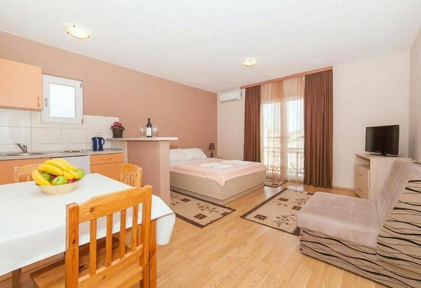 پانسیون Hana Accommodation