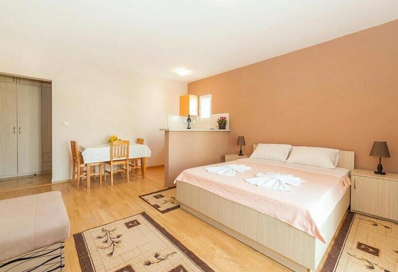 پانسیون Hana Accommodation