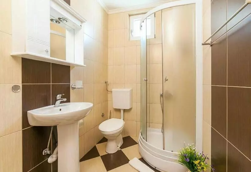 پانسیون Hana Accommodation