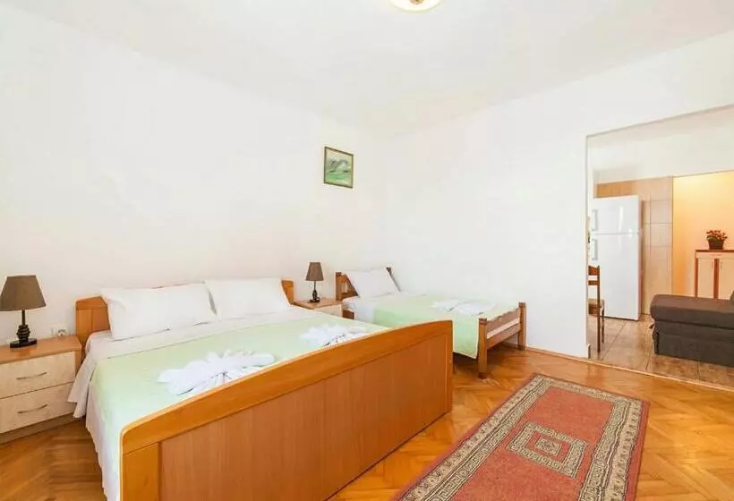 پانسیون Hana Accommodation