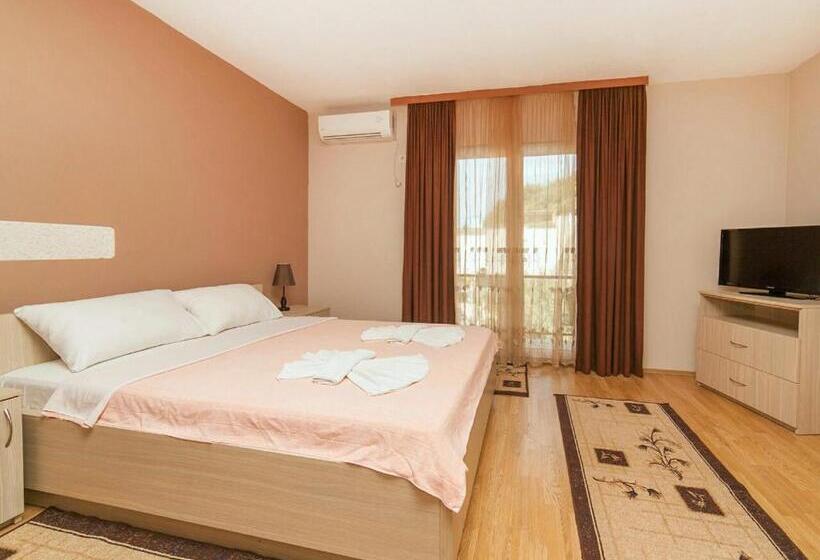 پانسیون Hana Accommodation