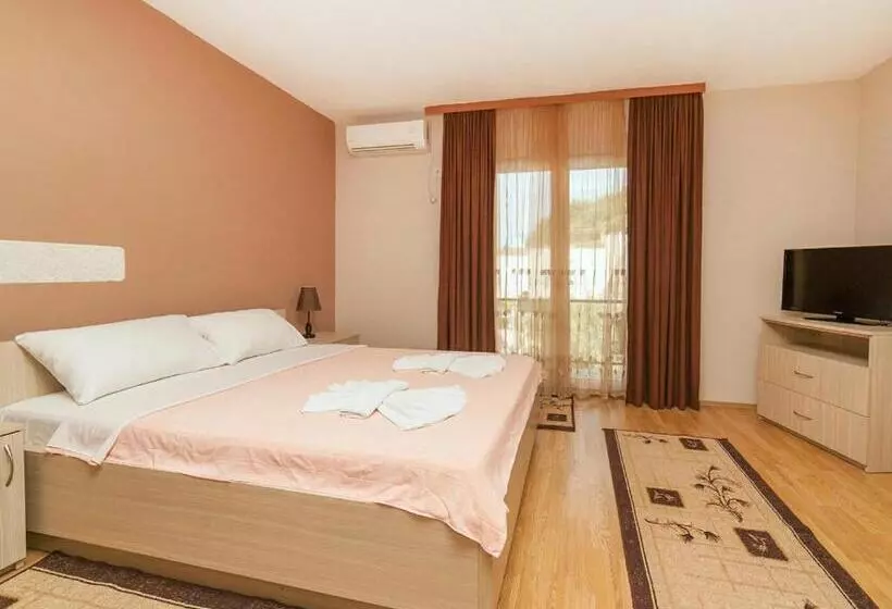 پانسیون Hana Accommodation