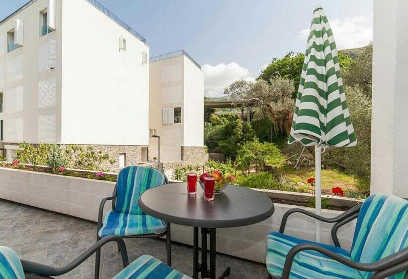 پانسیون Hana Accommodation