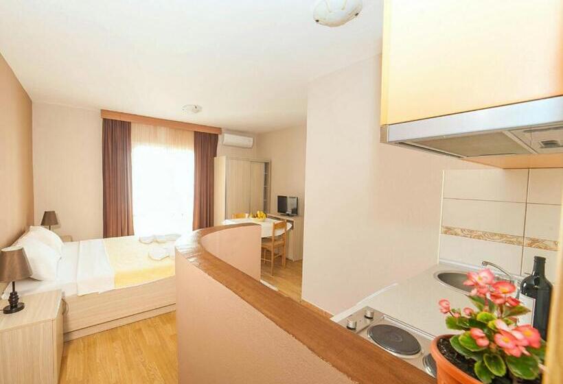 پانسیون Hana Accommodation