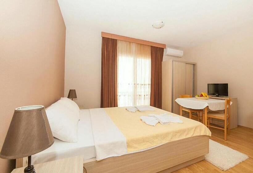 پانسیون Hana Accommodation