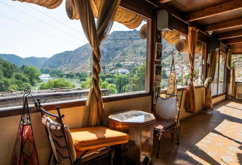 פנסיון Hostal Avenjúcar