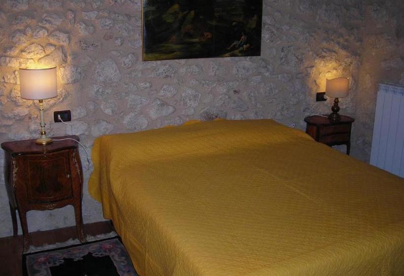 Общежитие La Locanda Delle Streghe Relais Ristorante