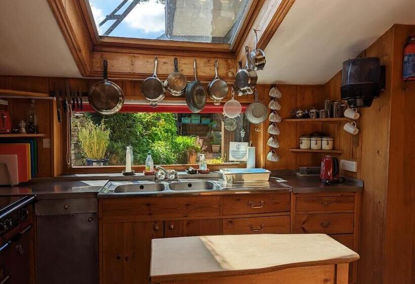 بنسيون Bryn Elltyd Eco House