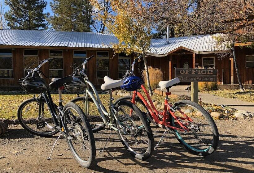 Hostel River Run Inn