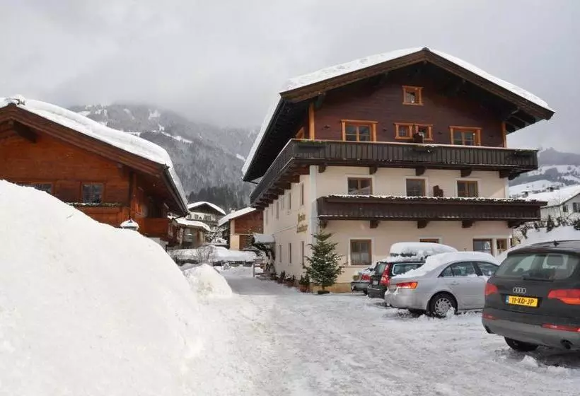 تختخواب و صبحانه Pension Schmidinger