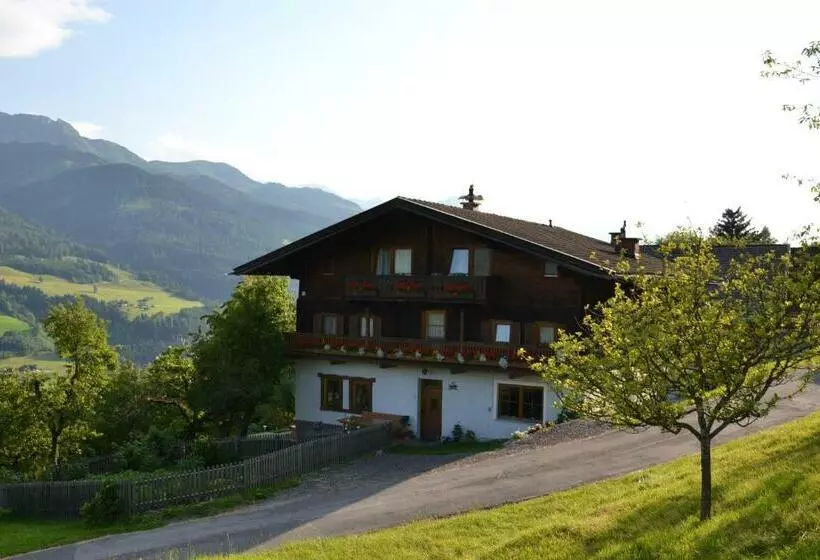 Hotelli Bauernhof Bachrain