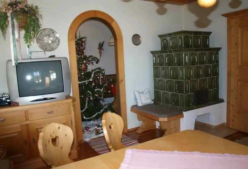 Hotelli Bauernhof Bachrain