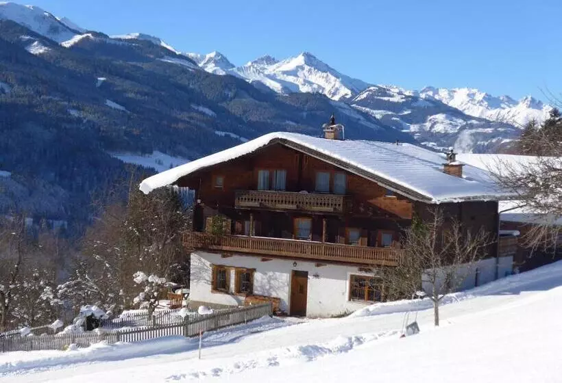 Hotelli Bauernhof Bachrain