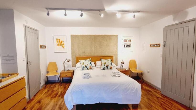 Pensión B   Simply Rooms