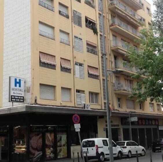 پانسیون Hostal Isla Cristina Mataró