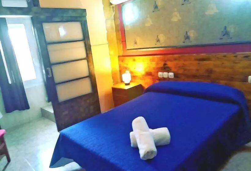 Majatalo Hostal Isla Cristina Mataró