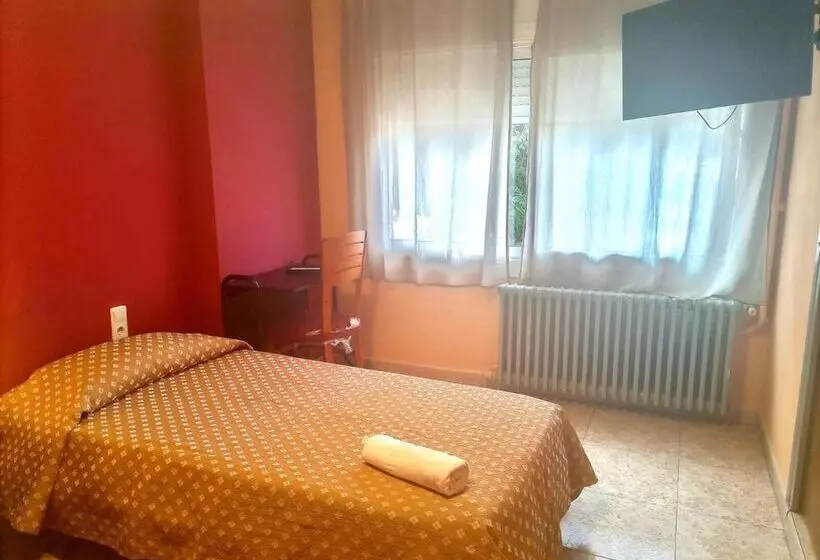 Majatalo Hostal Isla Cristina Mataró