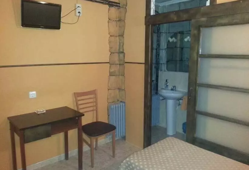 Majatalo Hostal Isla Cristina Mataró