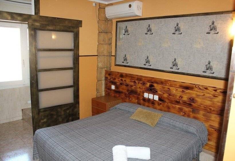 پانسیون Hostal Isla Cristina Mataró