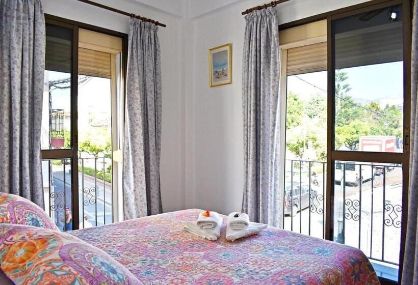 ペンション Hostal Sol Y Mar