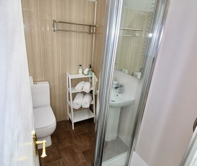 פנסיון Hunters Guest House