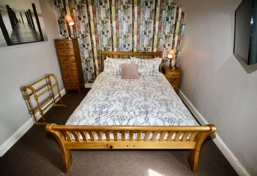 Majatalo Hunters Guest House