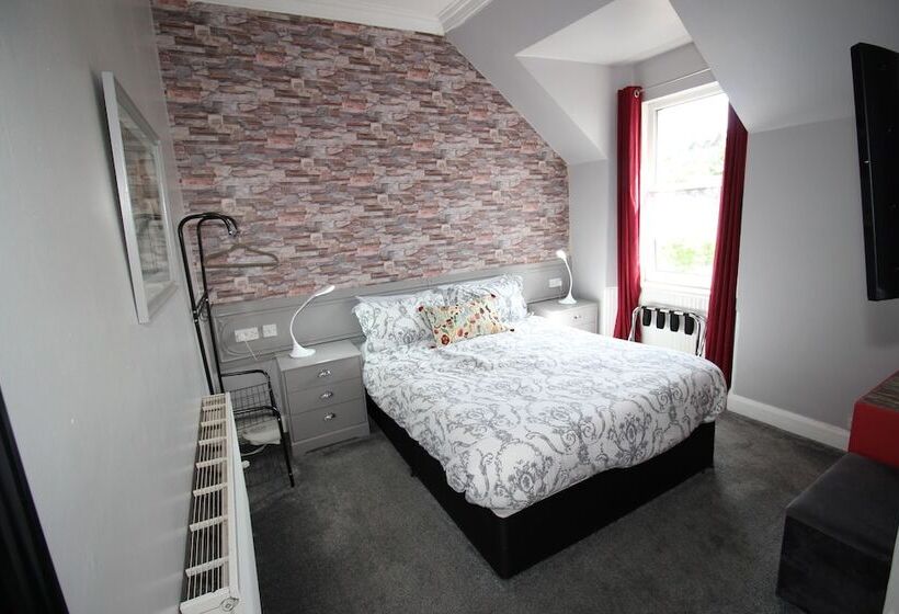 פנסיון Hunters Guest House