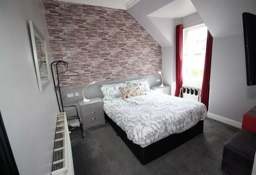 Majatalo Hunters Guest House