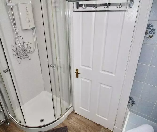 Majatalo Hunters Guest House