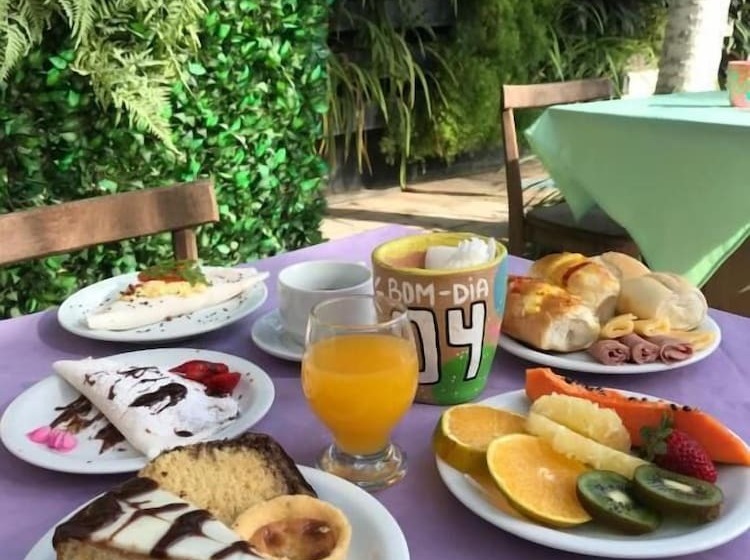 پانسیون Pousada Unaí