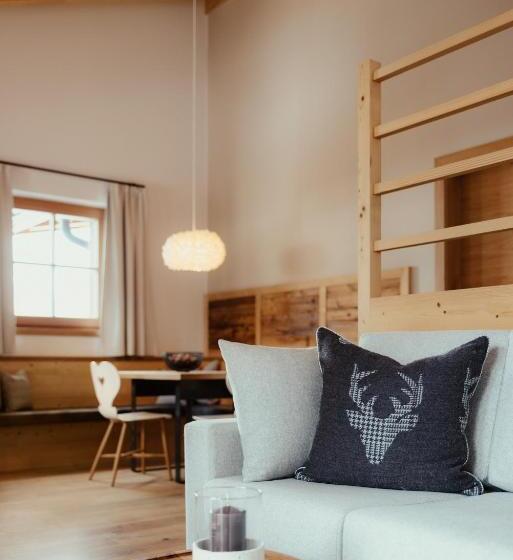 Villa Flora Mountain Lodges