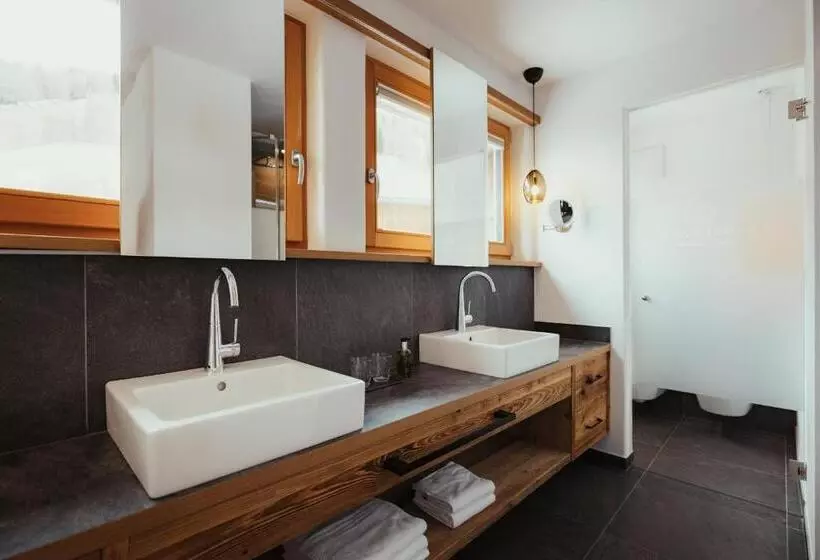 Villa Flora Mountain Lodges