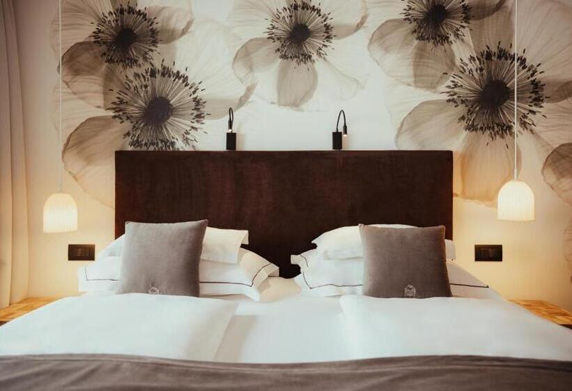 Villa Flora Mountain Lodges