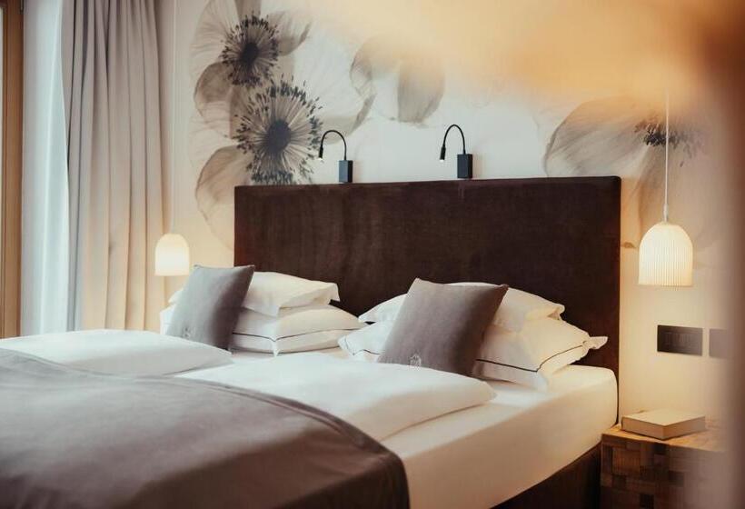 Villa Flora Mountain Lodges