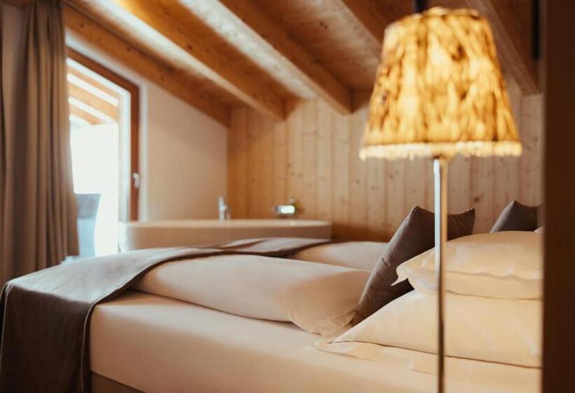 Villa Flora Mountain Lodges