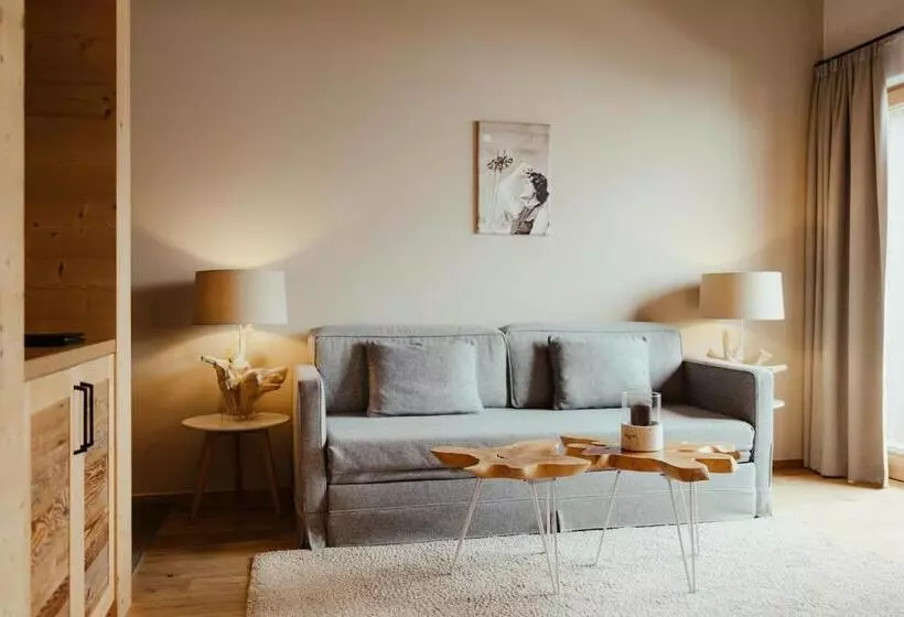 Villa Flora Mountain Lodges