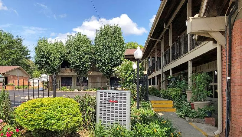 Отель Charles Wesley Motor Lodge