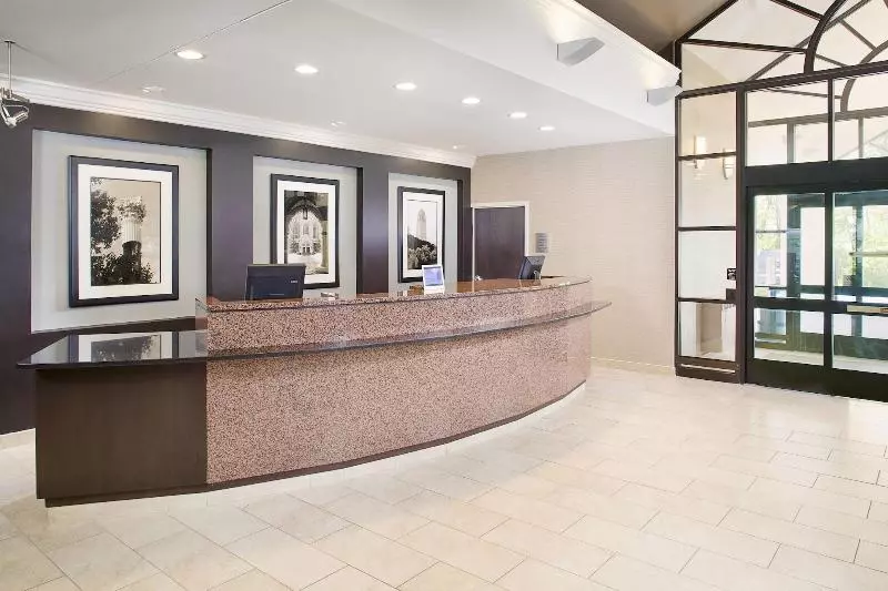 Отель Courtyard By Marriott Ann Arbor