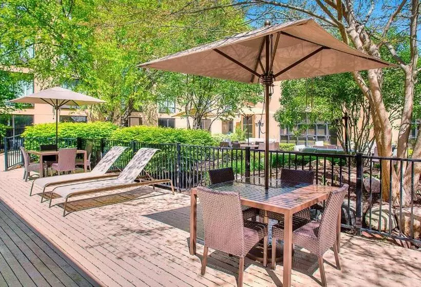 Отель Courtyard By Marriott Ann Arbor