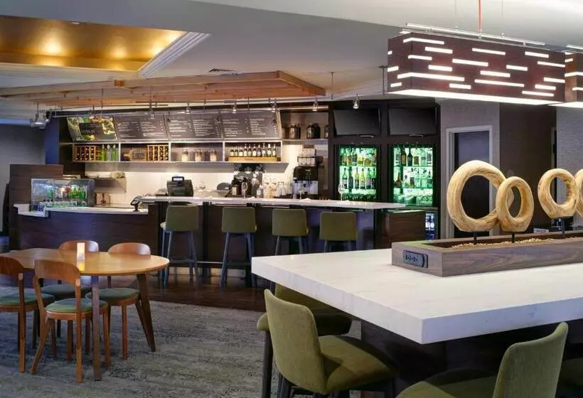 Отель Courtyard By Marriott Ann Arbor