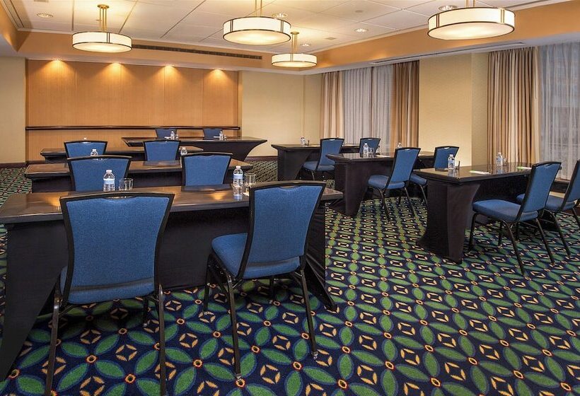 호텔 Courtyard Arlington Crystal City/reagan National Airport