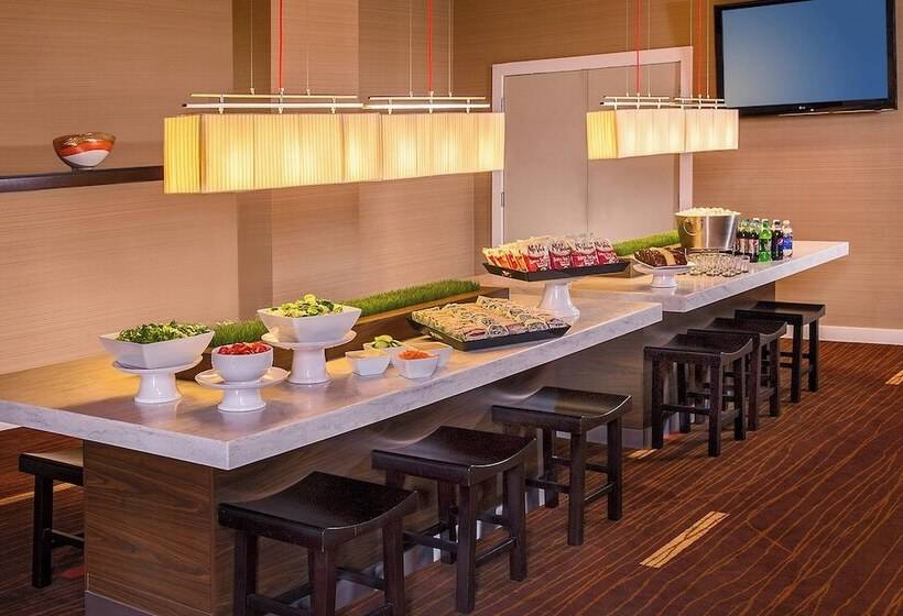 호텔 Courtyard Arlington Crystal City/reagan National Airport