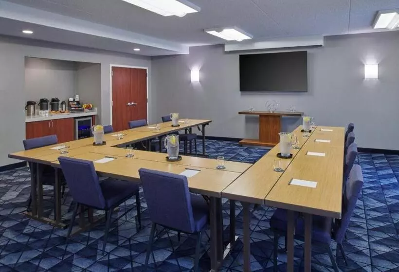 호텔 Courtyard By Marriott Detroit Livonia