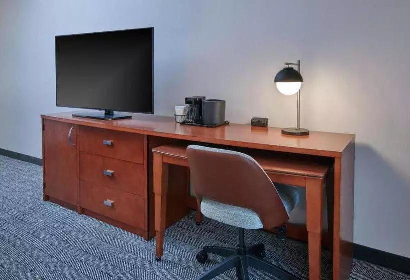 호텔 Courtyard By Marriott Detroit Livonia