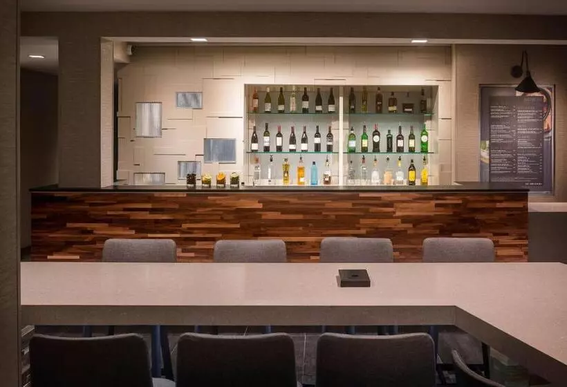 فندق Courtyard Cincinnati Airport South/florence