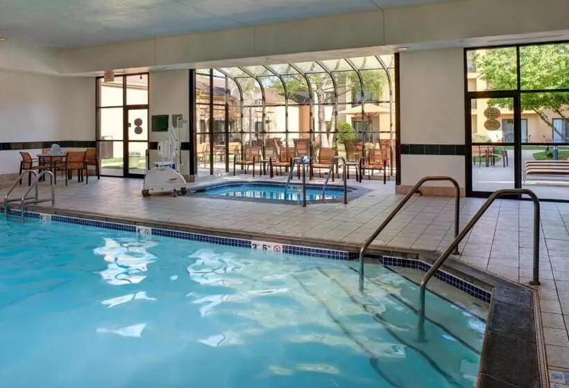 酒店 Courtyard Des Moines West/clive